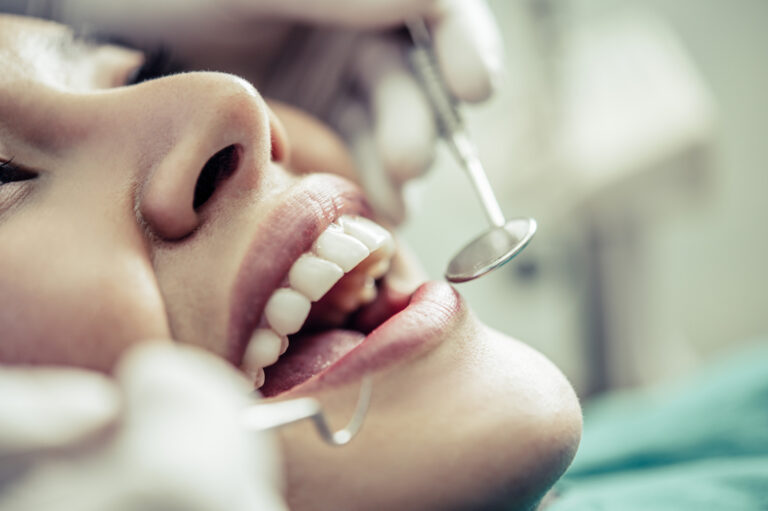 Jakie są objawy stanu zapalnego zębów?